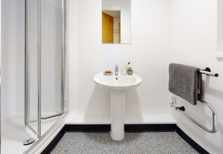 Hall iQ Century Square