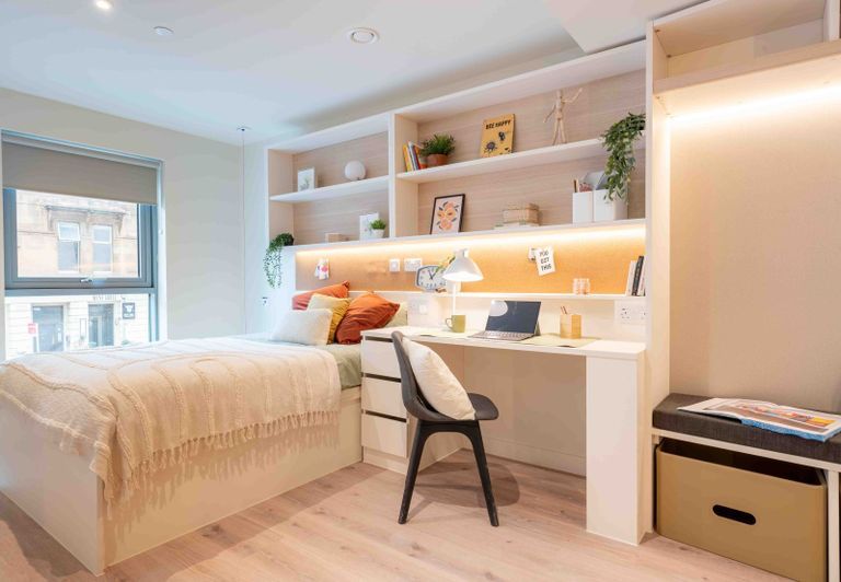 Hall - iQ Cullen House