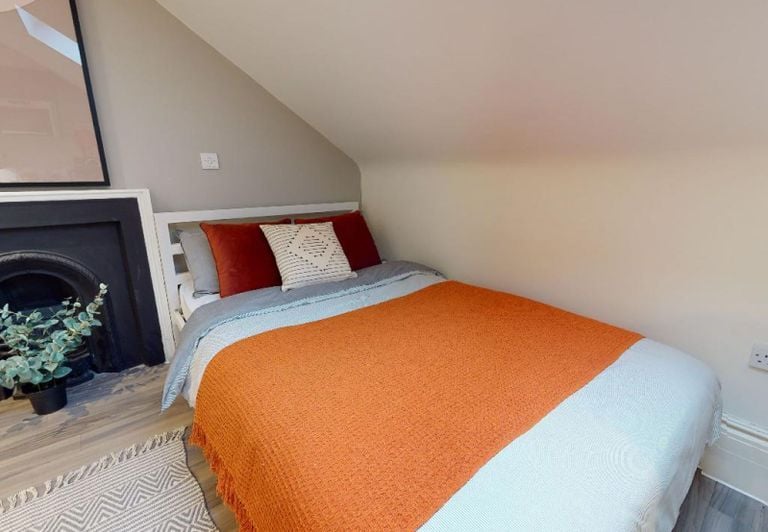 Hall iQ Elliott House