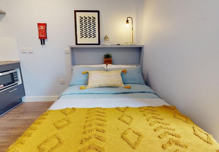 Hall iQ Elliott House