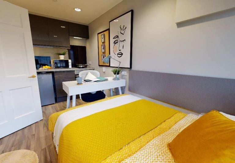 Hall iQ Elliott House