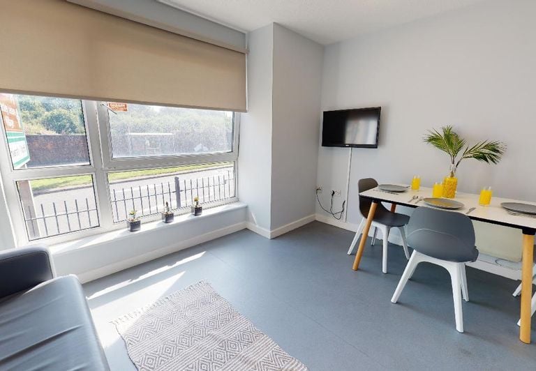 Hall iQ Fiveways House