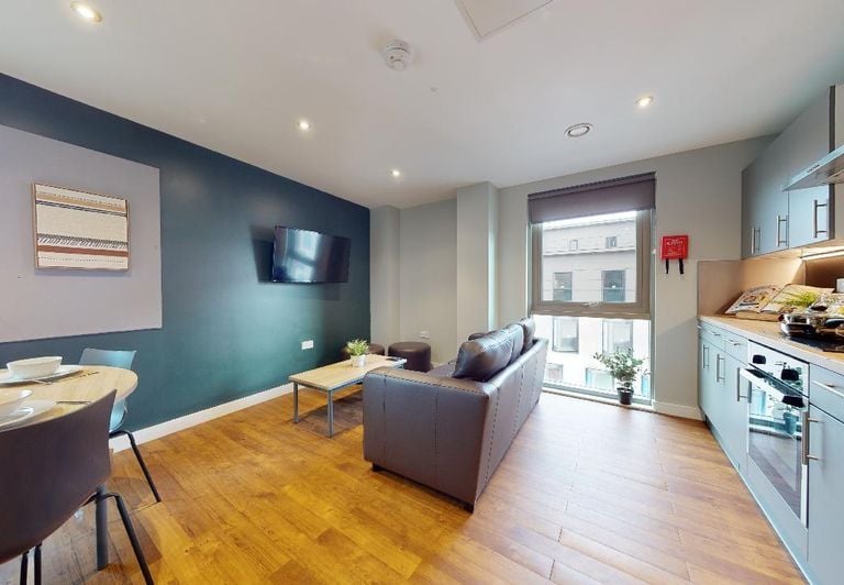 Hall iQ Knight House