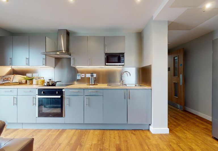 Hall iQ Knight House