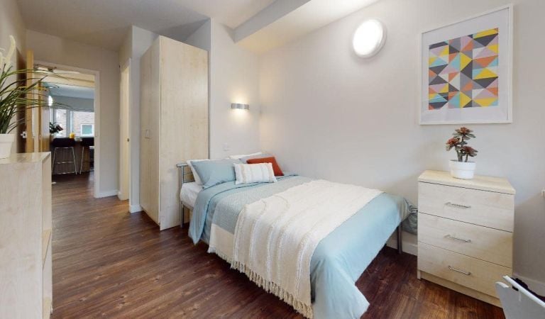 Hall iQ Little Aspley House