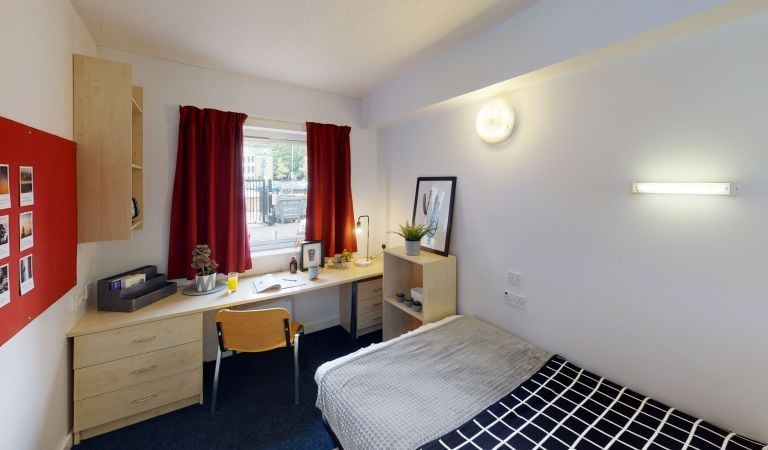 Hall iQ Little Aspley House