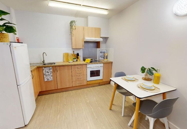 Hall iQ Little Aspley House