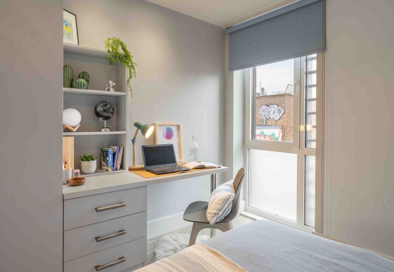 Hall - iQ Magenta House