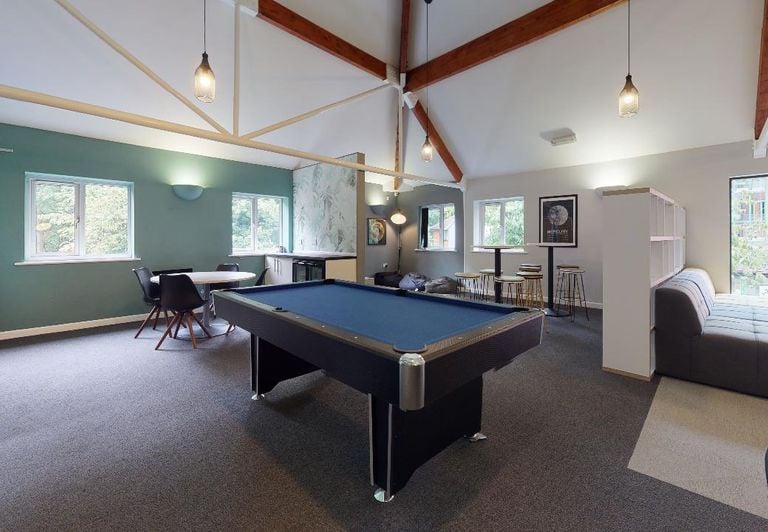 Hall iQ Manchester Gardens