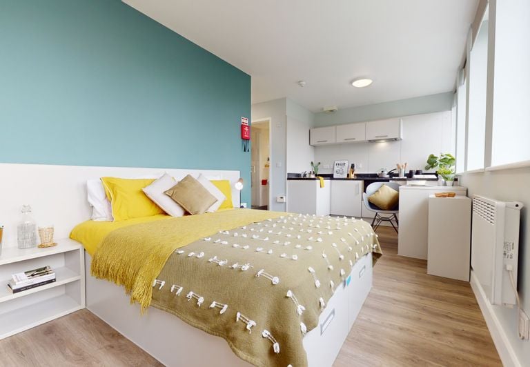 Hall iQ Newtown House