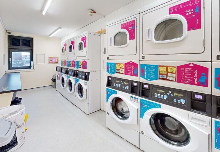 Hall - iQ Parker House