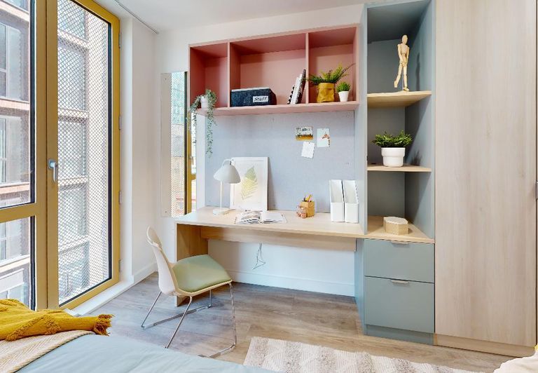 Hall - iQ Signal Place