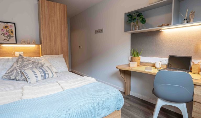 Hall - iQ Sterling Court