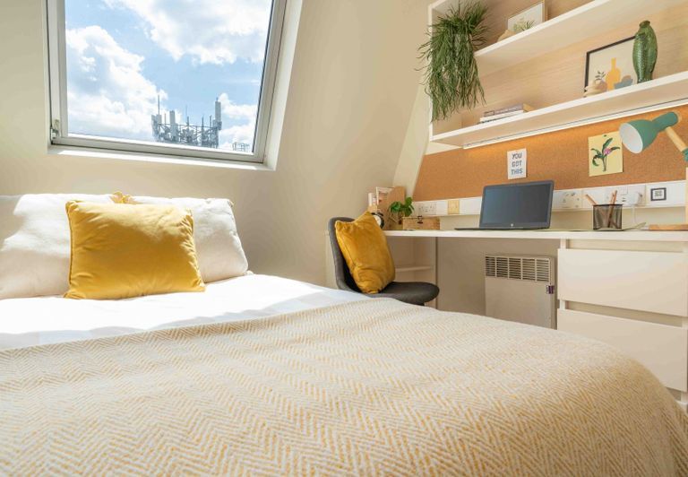 Hall - iQ The Arcade