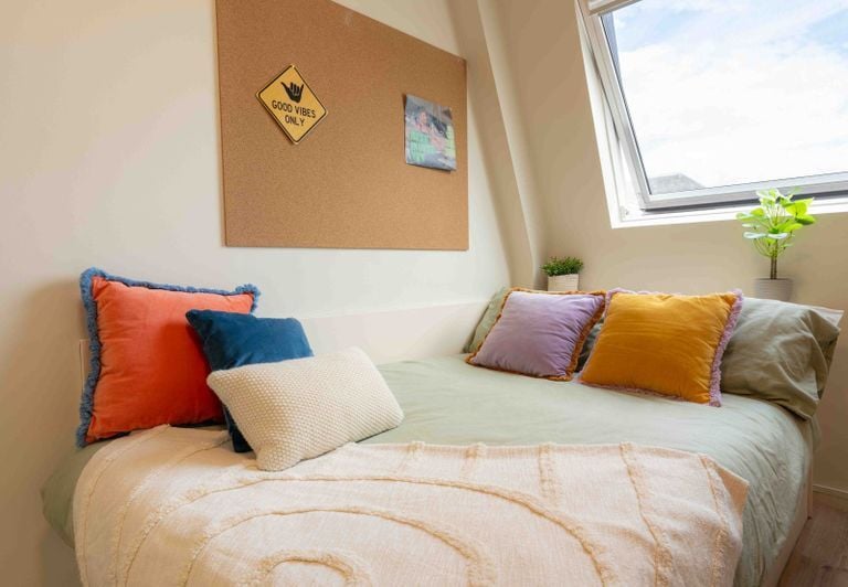 Hall - iQ The Arcade