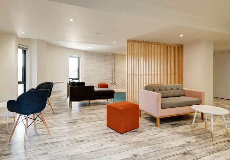 Hall Merlin Heights