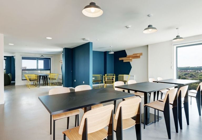 Hall Merlin Heights