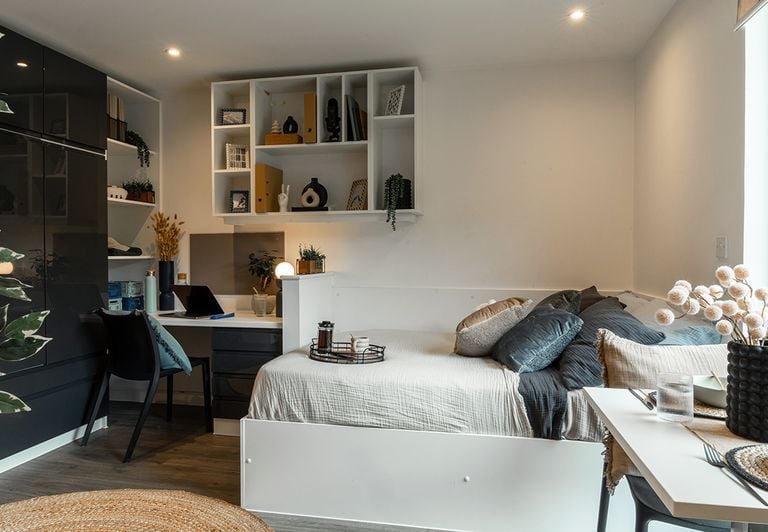 Hall Palamon Court - Canterbury