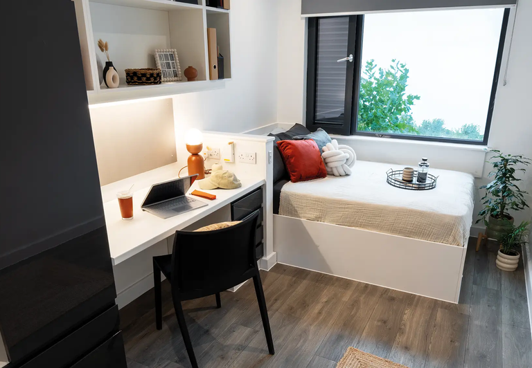 Hall Palamon Court - Canterbury