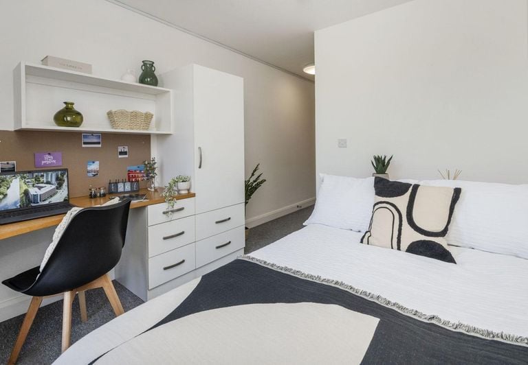 Hall - Riverside House