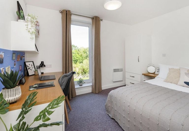 Hall - Riverside House