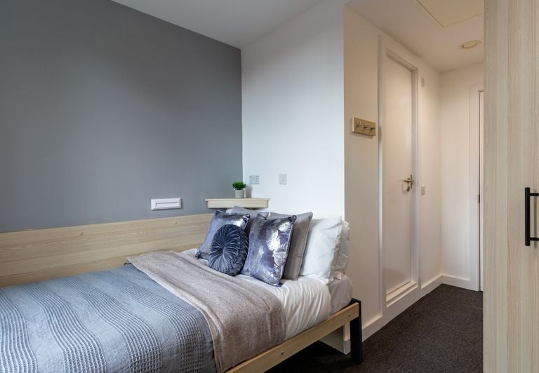 Hall Straits Village