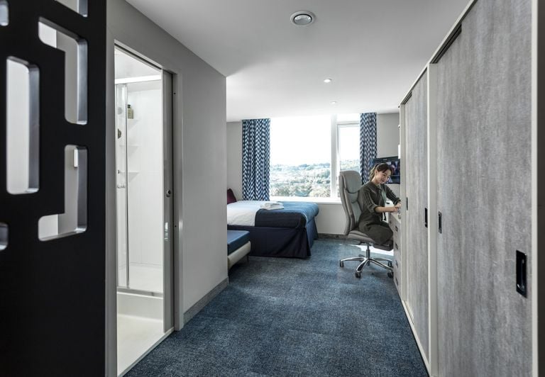 Hall Study Inn Exeter - Walnut Gardens