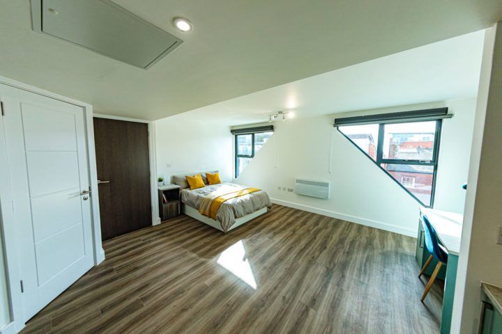 Hall The Nest, Nottingham
