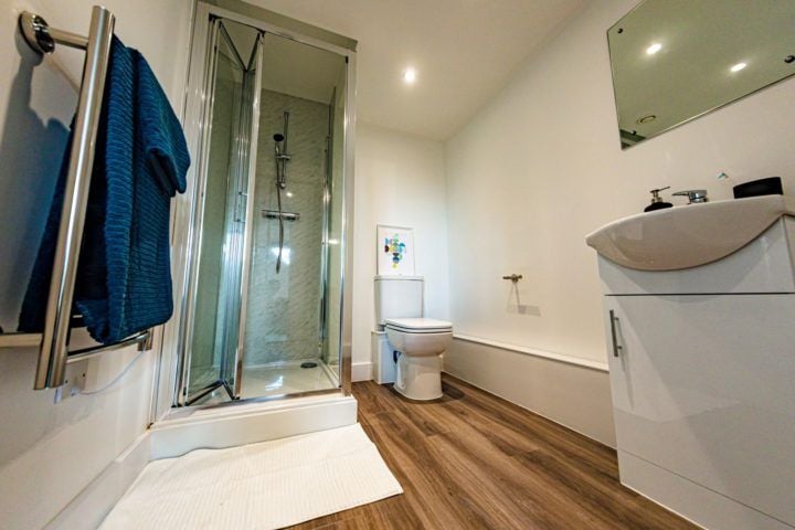 Hall The Nest, Nottingham