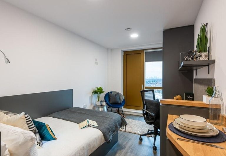 Hall The Valentine - London