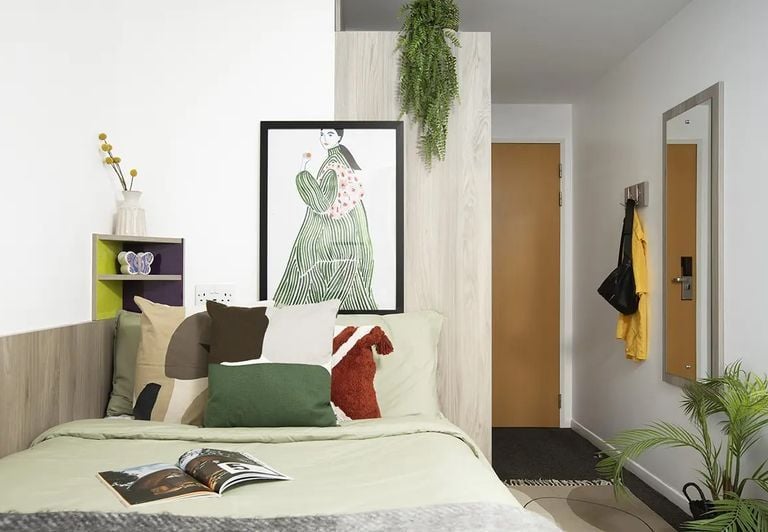 Hall- Ty Pont Haearn