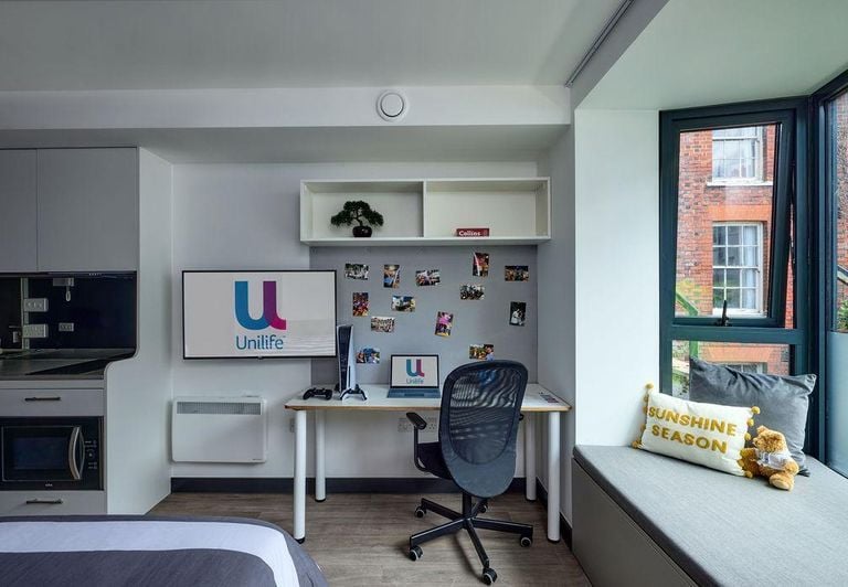 Hall - Unilife Bargate House
