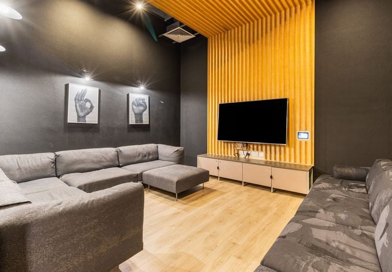 Hall - Canvas City Point