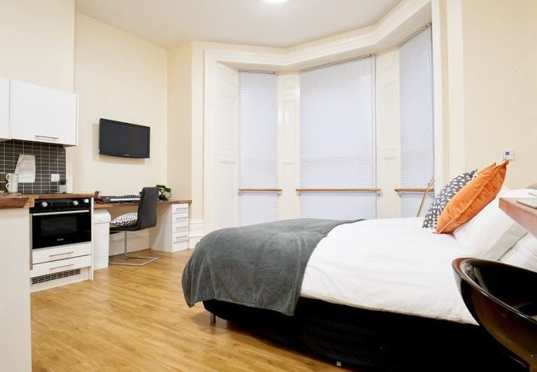 Hall Daisybank Villas