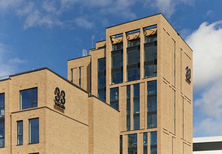 Hall 33 Parkside