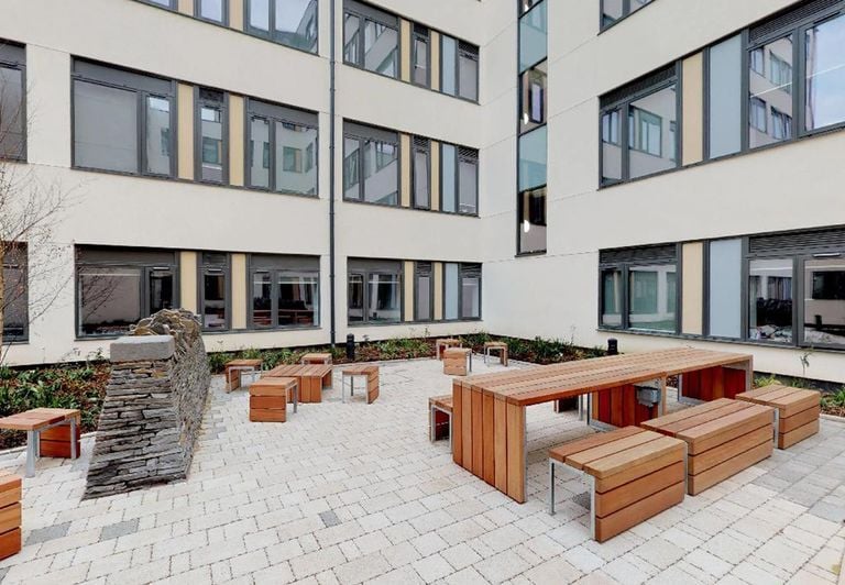 Hall Crown Place - Cardiff