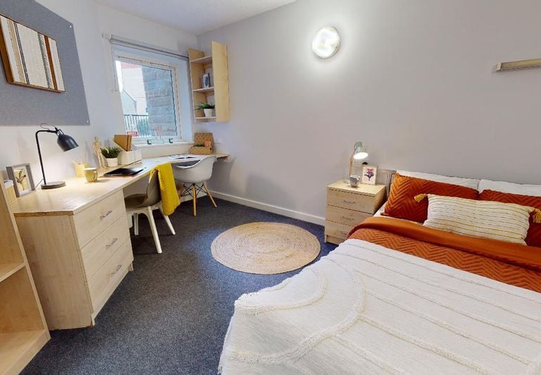 iQ Little Aspley House