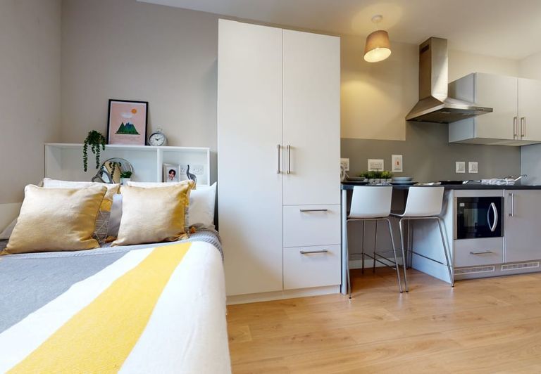 Hall Centro House