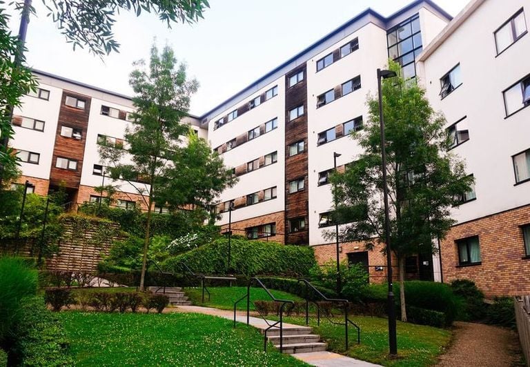 Hall - Kinder Apartments