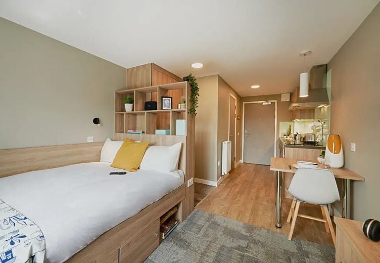 aparto The Combworks