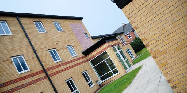 credit: http://brayfordcourt.co.uk/img/SLIDER2.jpg