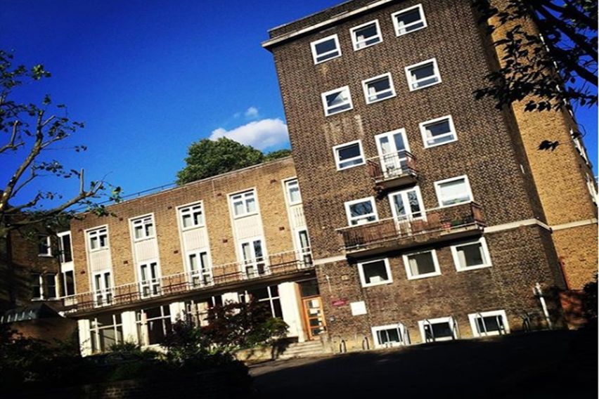 credit: https://londonstudenthome.com/spot/raymont-hall/