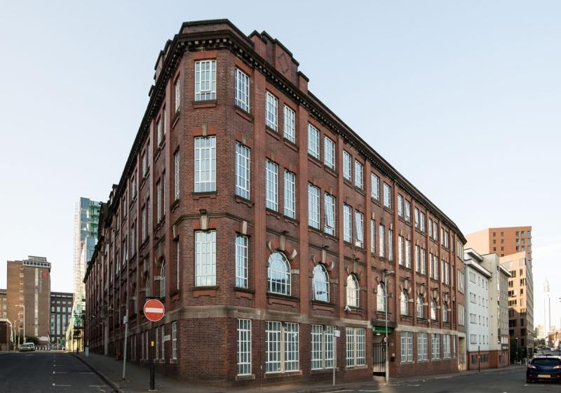 credit: https://www.iqstudentaccommodation.com/sites/default/files/styles/slider/public/2018-09/External---Studios-51-%282-of-12%29.jpg?itok=vvvT-r1w