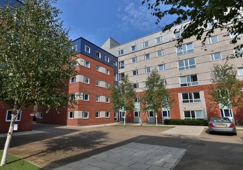 credit: https://www.iqstudentaccommodation.com/sites/default/files/styles/slider/public/2018-08/Claire%20Williams%20Photography%20%2810%20of%2011%29.jpg?itok=HZdUEeMi