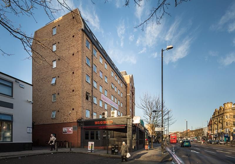 credit: https://www.iqstudentaccommodation.com/sites/default/files/styles/slider/public/2018-07/The-Arcade-exteria-shot-2-student-accommodation-in-london.jpg?itok=omNRJzyD