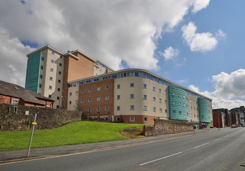 credit: https://www.iqstudentaccommodation.com/sites/default/files/styles/slider/public/2018-08/Exterior%20-%20Kopa%20%288%20of%209%29.jpg?itok=n6KO_GOo