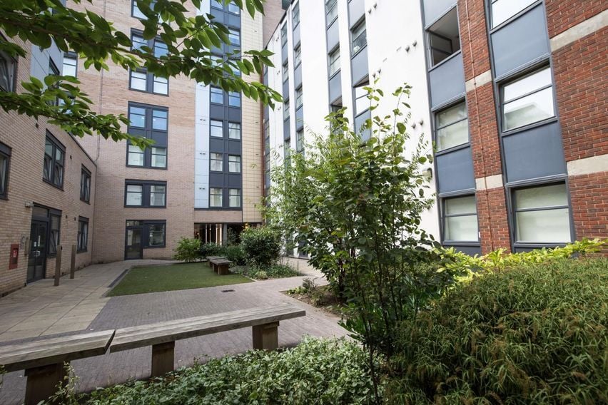 credit: https://www.iqstudentaccommodation.com/sites/default/files/styles/slider/public/2018-10/Court%20Yard%20-%20Tuffnel%20House%20-%20High%20Res-1.jpg?itok=PMZ_Rhyd