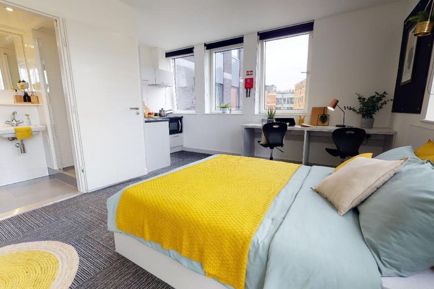 credit: https://www.iqstudentaccommodation.com/nottingham/newland-house