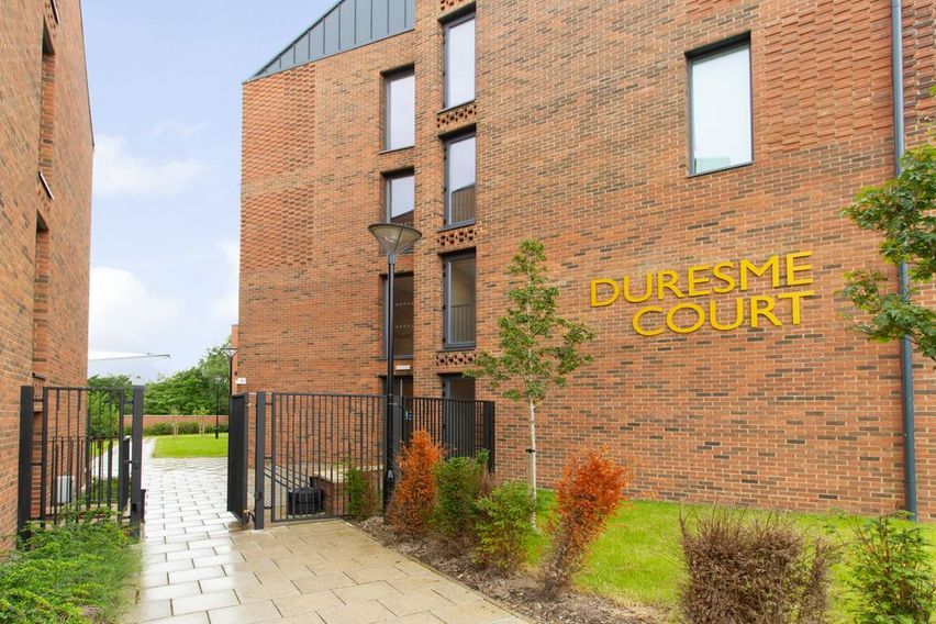credit: https://prestigestudentliving.com/student-accommodation/durham/duresme-court