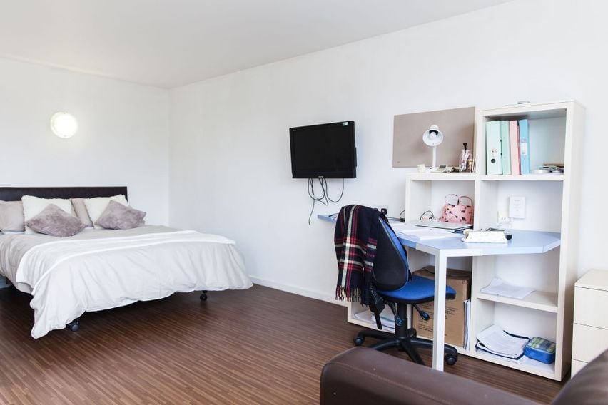 credit: https://www.crm-students.com/student-accommodation/bristol/holly-court-bristol/